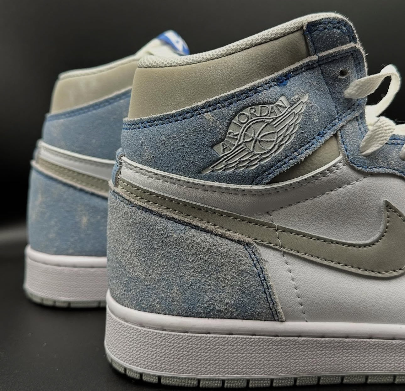 AIR JORDAN 1 HYPER ROYALE